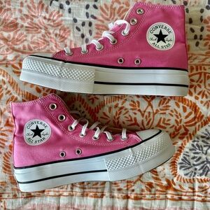 BNWT Converse Women's Pink Platform High-Tops